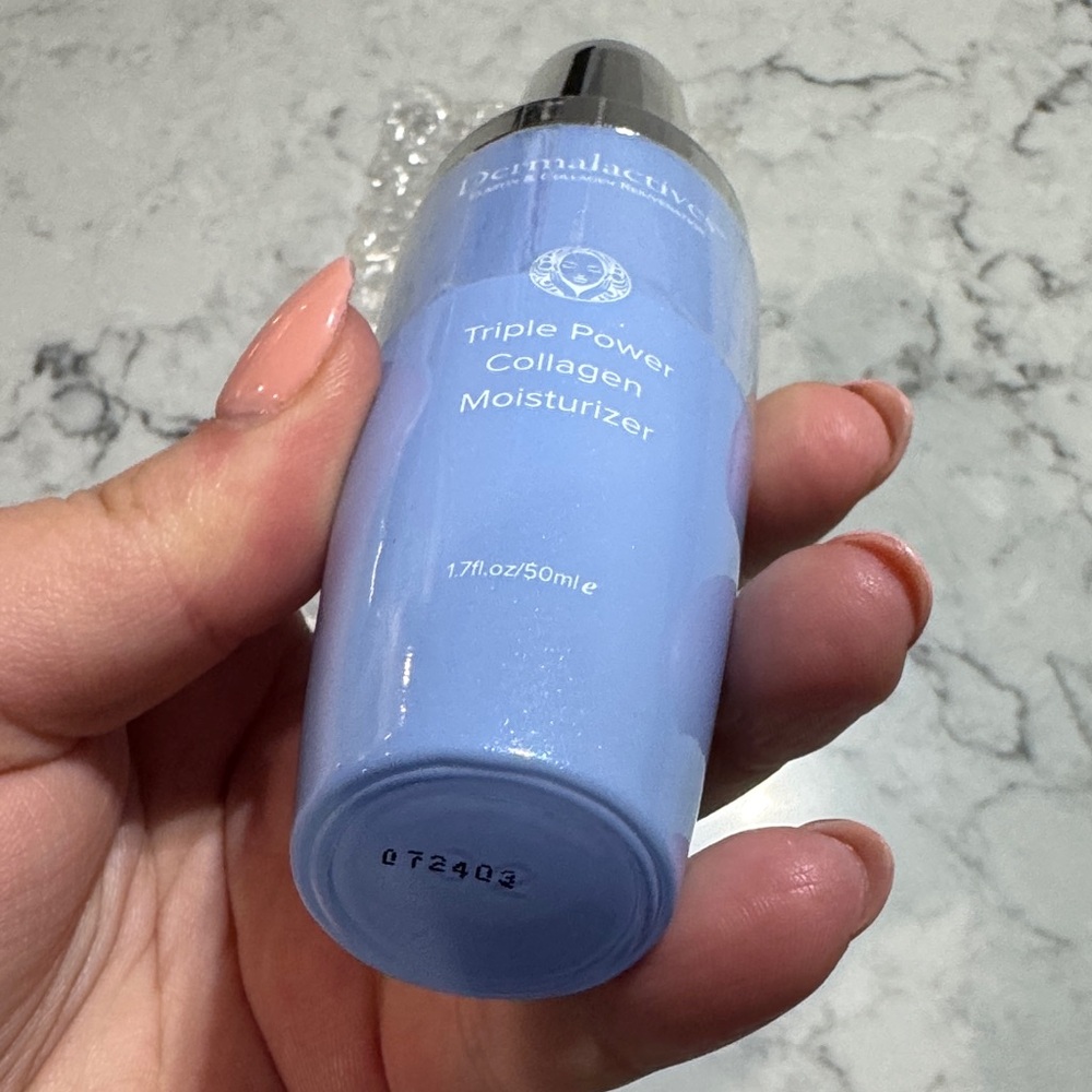 Dermalactives Triple Power Collagen Moisturizer - Silver and Blue - Picture 4 of 5